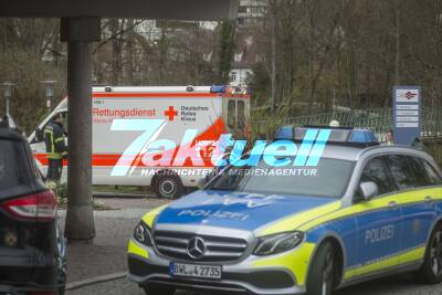 Person treibt in der Rems - Feuerwehr rettet leblose Person - Reanimation verläuft erstmal erfolgreich