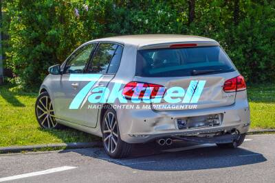 Schwerer Unfall mit Personenbeförderungsfahrzeug in Graben-Neudorf fordert 1 Verletzte: Rettungskräfte im Einsatz