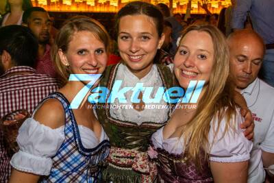 Frühlingsfest: Studentenparty im Wasenwirt Festzelt