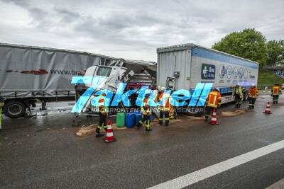 Schwerer LKW-Unfall auf der A81: Sattelzug rast in stockenden Verkehr und nimm PKW und zwei weitere LKW mit - Führerhaus reißt ab - Mehrere Verletzte