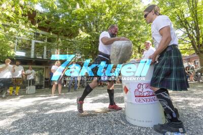 Mega starke Männer bei den Highland Games in Nürtingen - und diesmal auch Frauen
