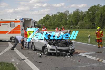 Schwerer Unfall auf der B312 bei Riederich - ca. 8 teils schwer Verletzte, RTH im Einsatz - PKW überschlagen