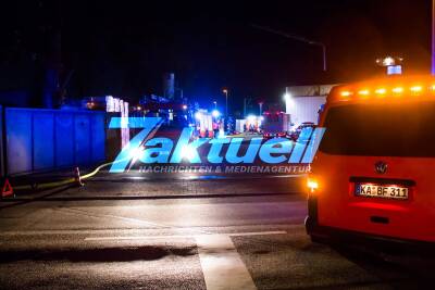 Silobrand in Karlsruhe fordert komplizierten Löscheinsatz der Karlsruher Feuerwehren