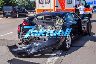 BAB5: Schwerer Crash am Stauende bei Bruchsal - Muldenkipper rast ungebremst in Audi - Fahrer mittelschwer verletzt