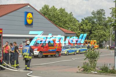 Trafogebäude brennt in Ludwigsburg - Feuerwehr im Großeinsatz