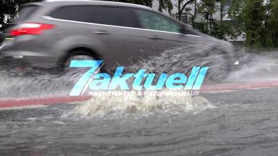 Massive Unwetterfront zieht südöstlich um Flughafen Stuttgart herum. Überflutungen (Erdrutsch) in Reutlingen und Metzingen, Feuerwehr im Dauereinsatz