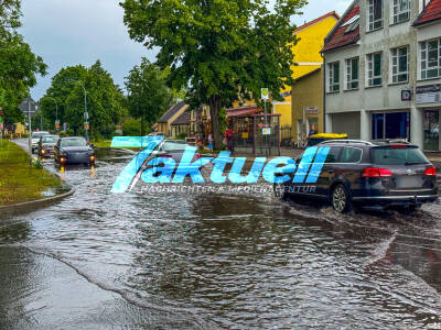 Heftige Unwetter wüten über Brandenburg Zahlreiche Feuerwehren im Einsatz