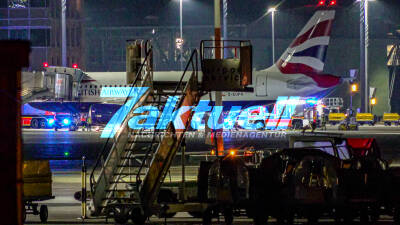 Flughafengroßalarm: Brand mit Rauchentwicklung an Flugzeug in Parkposition an den Terminals - Flugnummer G-EUPR