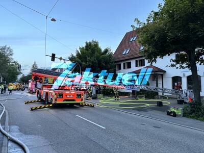Brand in Pizzeria in Möhringen - Bewohner konnten sich in Sicherheit bringen - Feuerwehr mit über 60 Einsatzkräften vor Ort