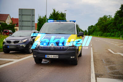 21-Jähriger erfasst 77-jährige Radfahrerin - Radfahrerin tödlich verletzt - B465 gesperrt