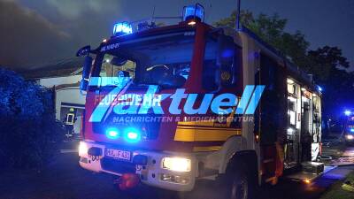 Großbrand auf dem Rittergut Vietznitz - Drohnenaufnahmen zeigen das Inferno - Flammen OnTape - 80 Hühner tot
