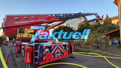 Brand eines Dachstuhls in Bad Friedrichshall Untergriesheim - Ein Anwohner vorsorglich im Krankenhaus