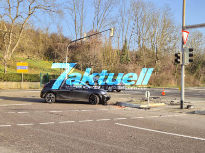 Kreuzungscrash an der Kreuzung der Böllinger Höfe in Heilbronn - eine Person verletzt ins Krankenhaus