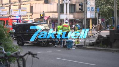 G-Klasse rast in Fußgänger! 3 lebensgefährlich Verletzte - Frau verstorben - Großalarm in Stuttgarter Innenstadt - Fahrer festgenommen