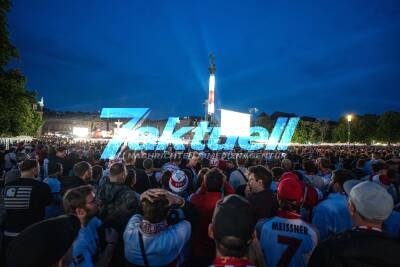 VfB Fans feiern mit Autokorsos und Jubel - Stuttgarter Innenstadt im Ausnahmezustand - Viele Voxpops