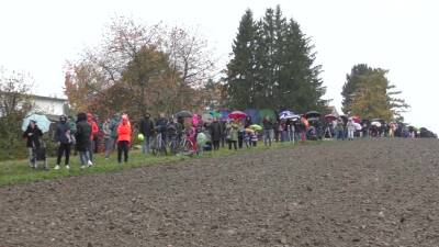 Sprengung der Kühltürme des ehemaligen Kernkraftwe...
