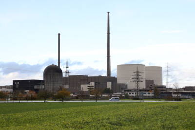 Sprengung der Kühltürme des ehemaligen Kernkraftwe...