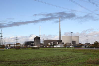 Sprengung der Kühltürme des ehemaligen Kernkraftwe...