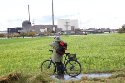 Sprengung der Kühltürme des ehemaligen Kernkraftwe...