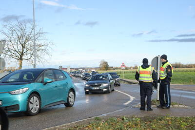 Sprengung der Kühltürme des ehemaligen Kernkraftwe...
