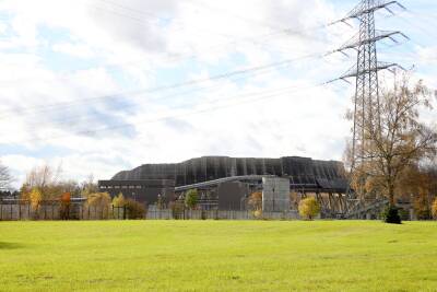 Sprengung der Kühltürme des ehemaligen Kernkraftwe...