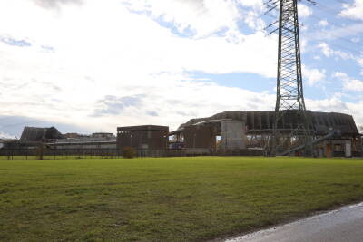 Sprengung der Kühltürme des ehemaligen Kernkraftwe...