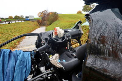 Horrorunfall: Der Lenker hatte keine Chance.

Um...