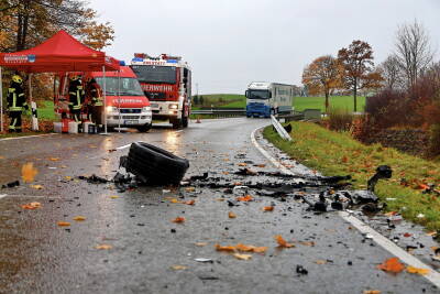 Horrorunfall: Der Lenker hatte keine Chance.

Um...