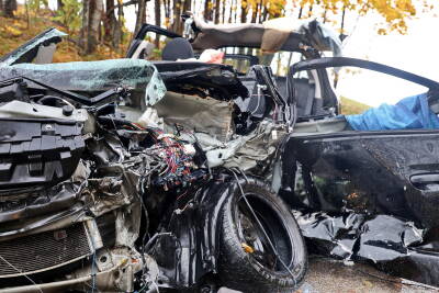 Horrorunfall: Der Lenker hatte keine Chance.

Um...