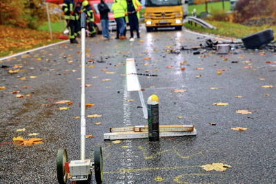 Horrorunfall: Der Lenker hatte keine Chance.

Um...