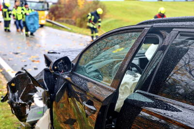 Horrorunfall: Der Lenker hatte keine Chance.

Um...