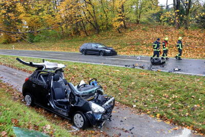 Horrorunfall: Der Lenker hatte keine Chance.

Um...