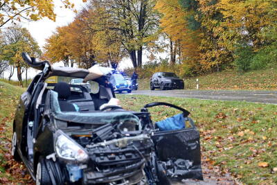 Horrorunfall: Der Lenker hatte keine Chance.

Um...