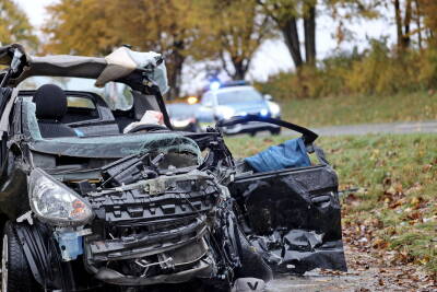 Horrorunfall: Der Lenker hatte keine Chance.

Um...