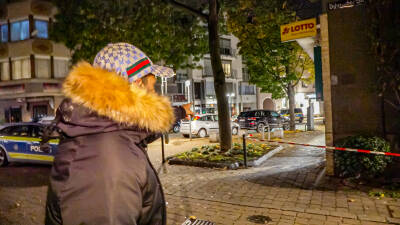 STUTTGART-WANGEN: Großer Polizeieinsatz Person woh...